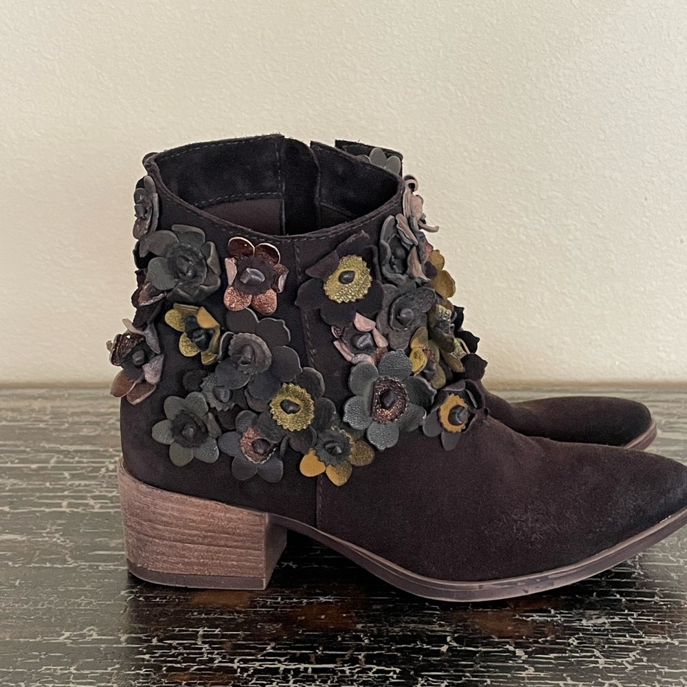 SHERIDAN MIA Sunflower Brown Suede Distressed Block Heel Boots Size 37/6.5 - Picture 7 of 16